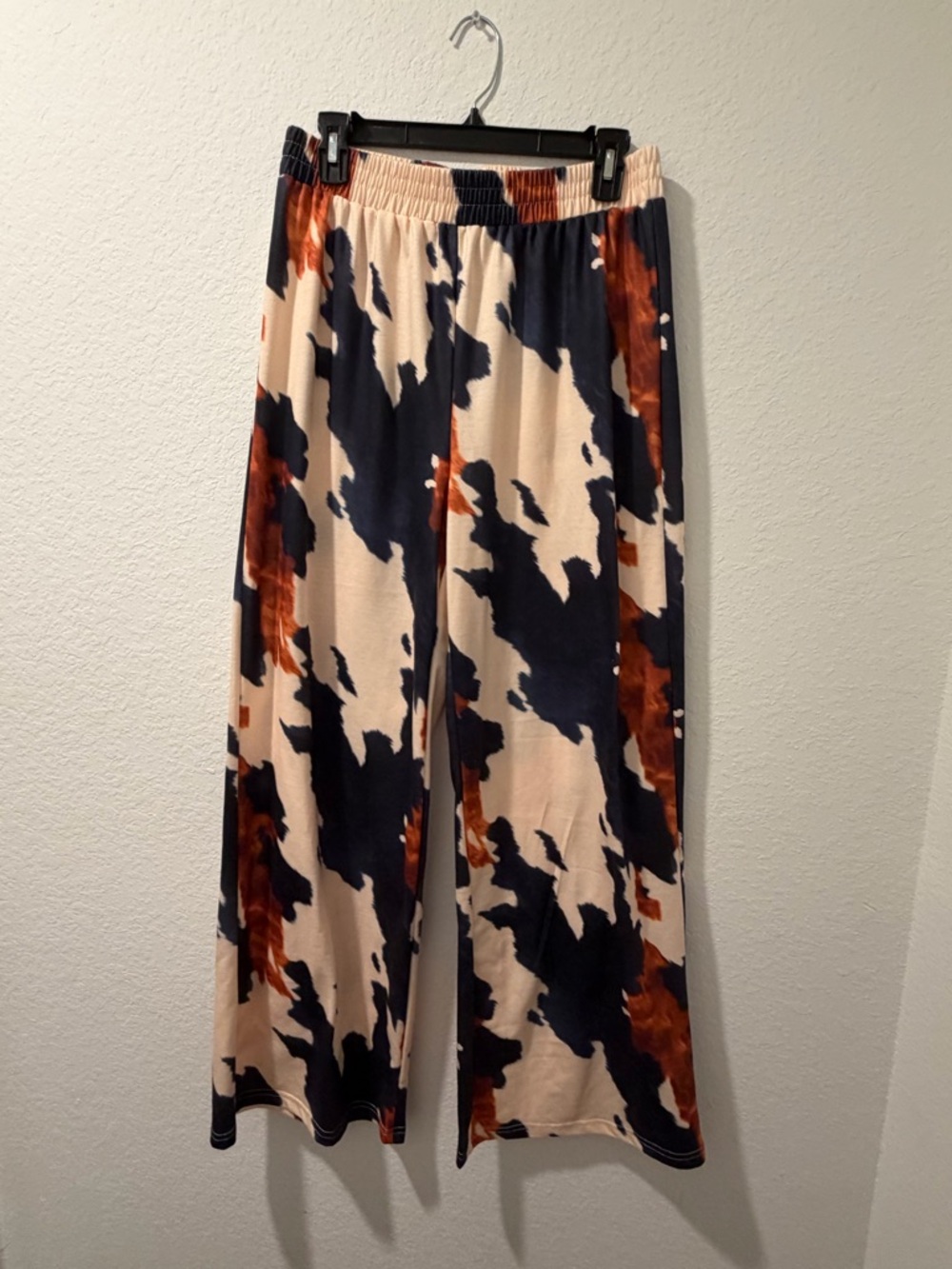 SHEIN Wide Leg Printed Pants in Cream, Navy & Brown